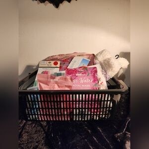 Muilt Beauty And Travel Items